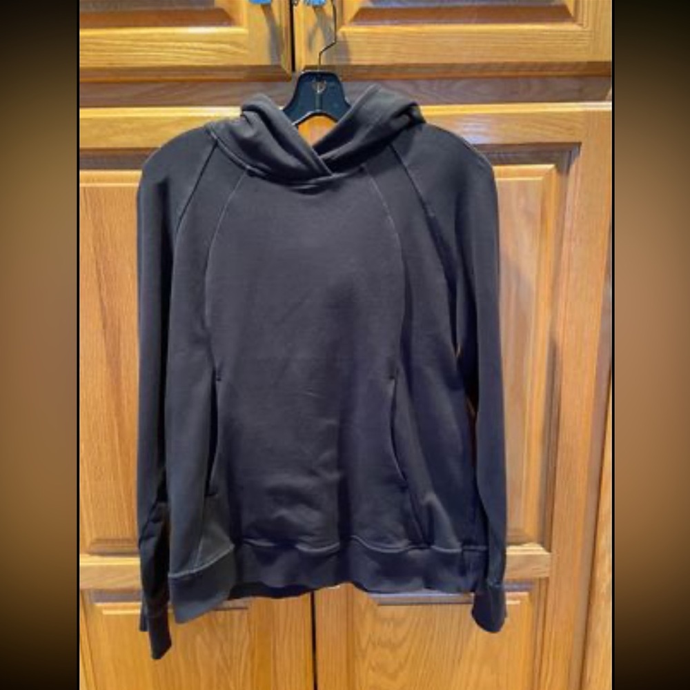 ***SOLD*** Lululemon size 6 black scuba